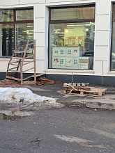 Торговая точка работала несколько месяцев.. а теперь эта заброшенная «прелесть» стоит