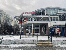 Полузакрытый городской рынок. 