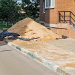 Замена тротуарной плитки возле дома по адресу ул. Советская 2