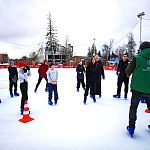 В преддверии Международного женского дня провели праздничную викторину на коньках