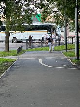 Оказывается теперь остановка 442 осуществляется и на проезжей части