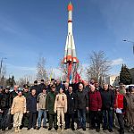 18 марта у памятника «Покорителям космоса!» состоялся митинг в честь 60-ой годовщины первого космического запуска с космодрома «Плесецк»