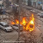 У центрального рынка загорелись автомобили