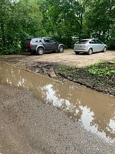 Жители Краснознаменной 6 просят Администрацию установить ограждение