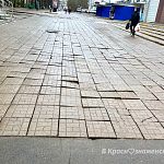На Комсомольском бульваре ситуация с плиткой оставляет желать лучшего