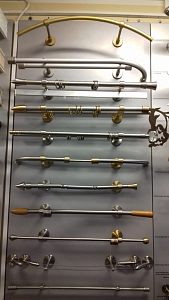 Круглые металлические карнизы