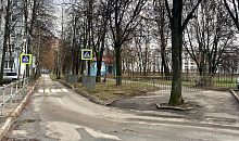 Забор на пешеходном переходе около Гимназии №2