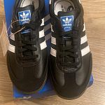 Детские кроссовки новые