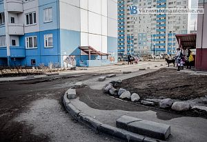 Суровые бордюры на Связистов