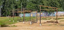 На пляже Нового озера началась установка навеса