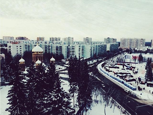 Вид сверху, ярмарка, церковь
