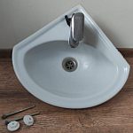 Раковина с краном