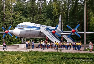 Самолет в городе 