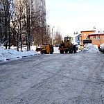 На ежедневной основе МБУ «КХБ» производится уборка территории и вывоз снега.