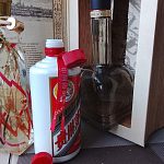 Фигурные бутылки (пустые).