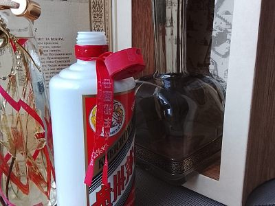 Фигурные бутылки (пустые).