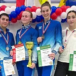 Краснознаменские спортсменки завоевали  три медали первых юниорских состязаний сезона по фехтованию