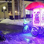 А вы помните такие афиши на колёсах?