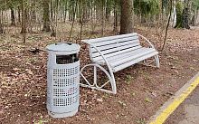 В Городском парке, вдоль ул. Минская появились новые лавочки