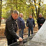 8 сентября глава Краснознаменска Игорь Головатик проверил ход работ по реконструкции сквера Г. С. Титова.