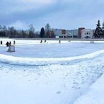 Пока на улице асфальт, вспомним крутой каток на городском озере (2022г.)