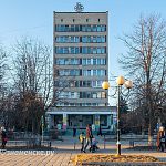 В каком году в городе появилась гостиница «Подснежник»?