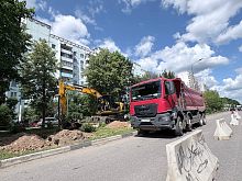 Врип главы Краснознаменска Игорь Головатик посетил новые остановочные пункты на ул. Победы.
