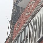 Строителей 3/1, здесь вообще то люди выживают, когда расселят этот рассыпающий дом?