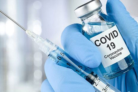 Подмосковным медработникам доплатят за каждого привитого от Covid‑19