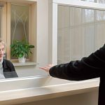 Хотели бы вы, чтобы в вашем подъезде был консьерж?