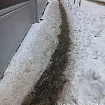 Дворник НЕ чистит торец дома, хотя эта территория является придомовой!