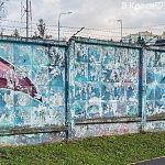 Наверно нужно оформить эту стену как-то по другому, не приживается на ней граффити