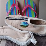 Коралловые тапочки, вьетнамки.