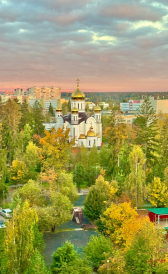 Храм осенью 