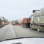 На 17 КПП постоянно собираются очереди из фур