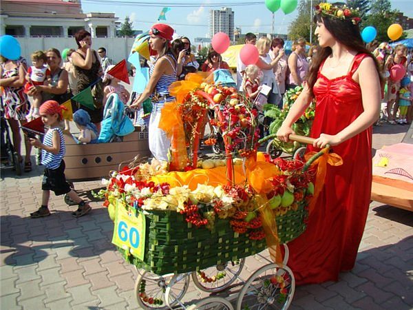 Первый парад детских колясок «Мама + малыш» ждет участников!