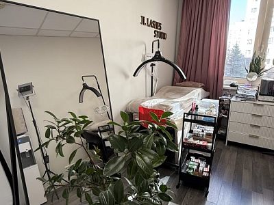 Ищем мастера по наращиванию ресниц 