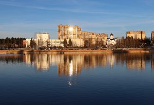 Краснознаменск в лучах заходящего солнца.