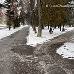 Почему около сквера Титова реагенты разбрасывают так много без надобности?