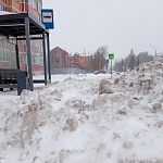 Снежные завалы на Берёзовой и Строителей 12/2 