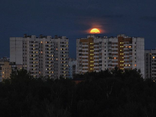Солнце садится, закат, без фильтров