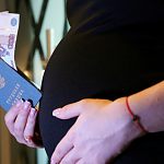 В декрете начнут выплачивать 80-100% от зарплаты