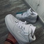Тёплые новые кроссовки 34 