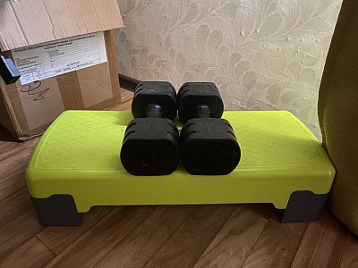 Продам стэп платформу и Гантели