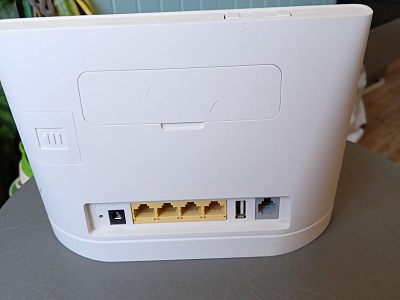 Роутер Huawei