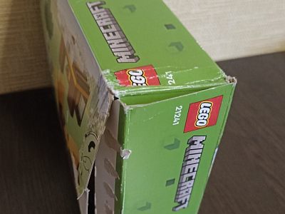 Lego minecraft " the bee cottage"