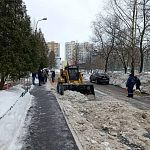 Как у вас обстоят дела с уборкой снега во дворе?