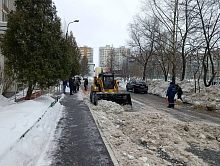 Как у вас обстоят дела с уборкой снега во дворе?