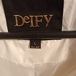 Продам пуховик белый. Размер 46-48