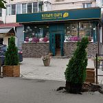В ночь с 21 на 22 августа у гастролавки Четыре сыра совершили акт вандализма или пытались совершить кражу.. 